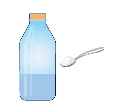 Une bouteille remplie environ au tiers et une cuillère de sucre.